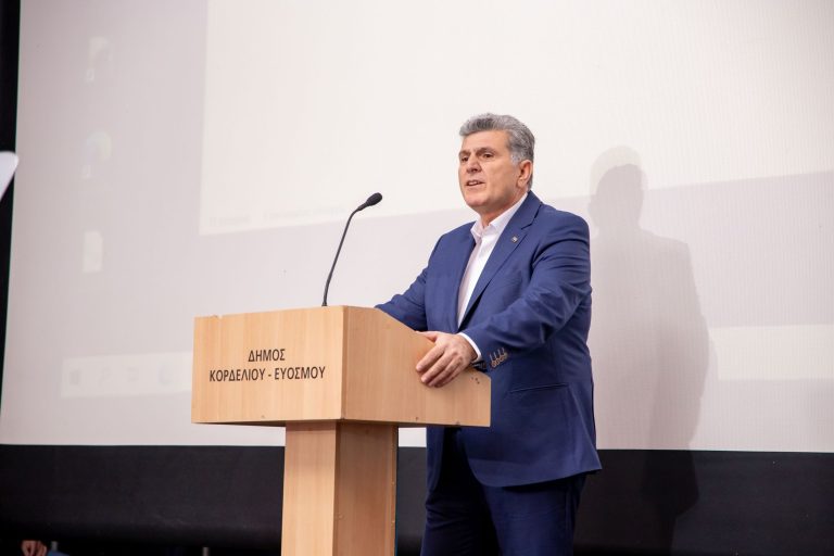 Πονοκέφαλος για το δήμαρχο το μικρό ψηφοδέλτιο